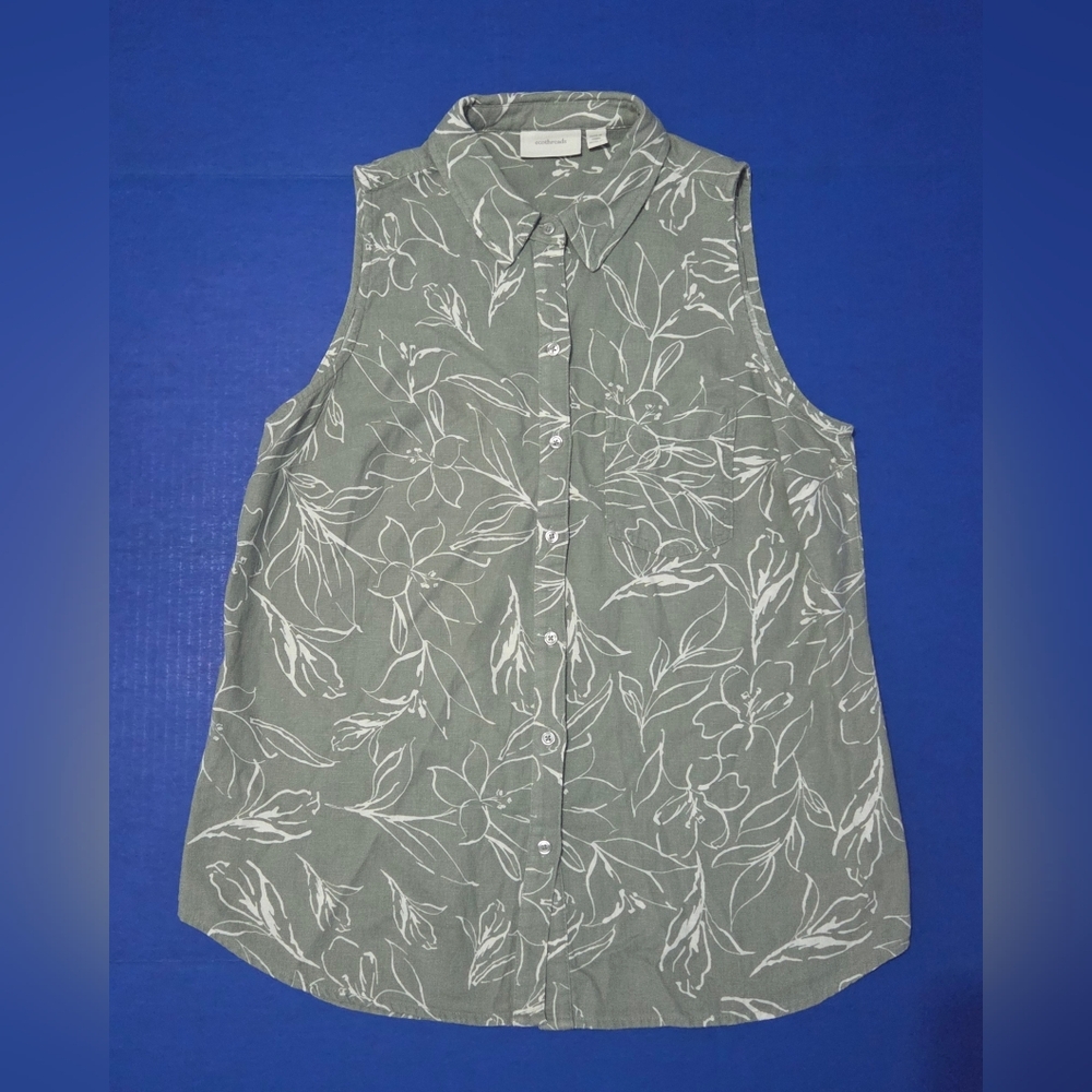 Floral Sleeveless Button-Up Top